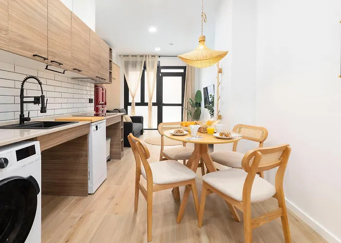 Travel Habitat Nou Mestalla Apartment Valencia
